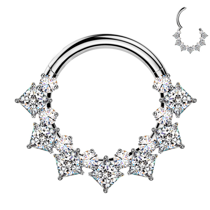 Piercing a Cerchio in Titanio con Cristallo Quadrato